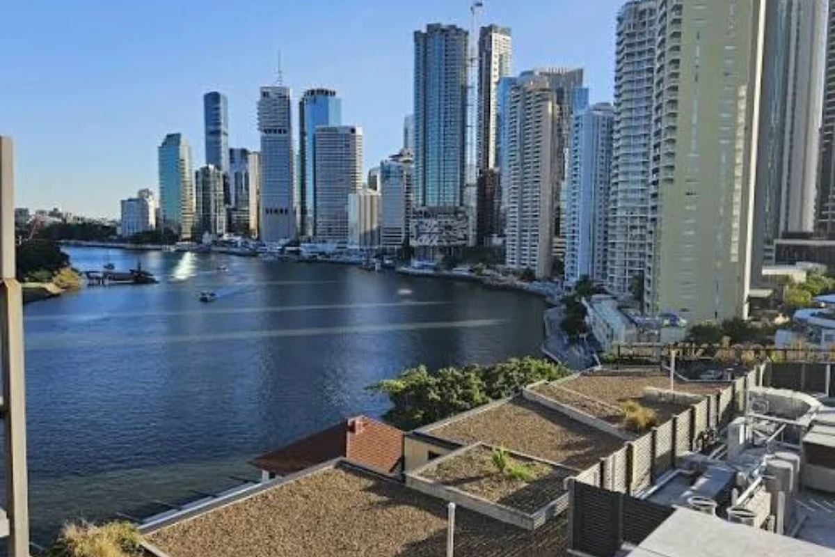 Lawn care services in Petrie, Queensland